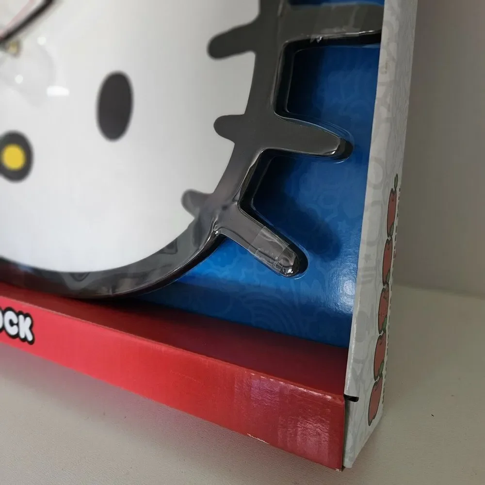 Over-sized Giant 18” Wide‎ Hello Kitty Wall Clock NEW